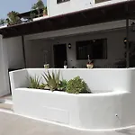 Blue Turtle Apartment, Next To The Appartamento Puerto del Carmen (Lanzarote)